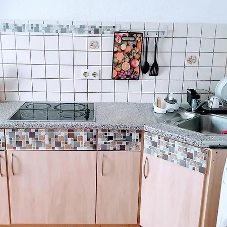 Budget Rooms In Halle With Shared Bathroom, Free Wifi, Netflix & Ipad Buitenkant foto