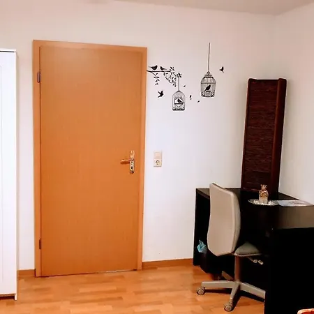 Budget Rooms In Halle With Shared Bathroom, Free Wifi, Netflix & Ipad Buitenkant foto