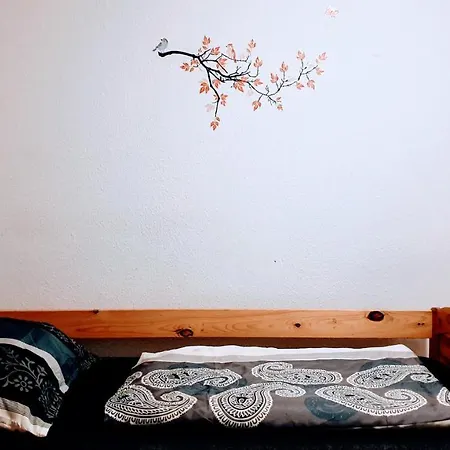 Budget Rooms In Halle With Shared Bathroom, Free Wifi, Netflix & Ipad Buitenkant foto