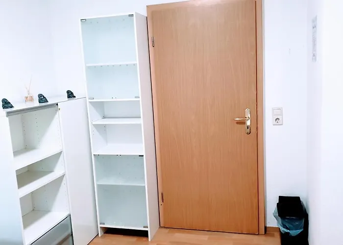 Budget Rooms In Halle With Shared Bathroom, Free Wifi, Netflix & Ipad