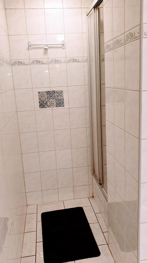 Apartment Budget In Halle With Shared Bathroom, Free Wifi, Netflix & Ipad Halle (Saale)